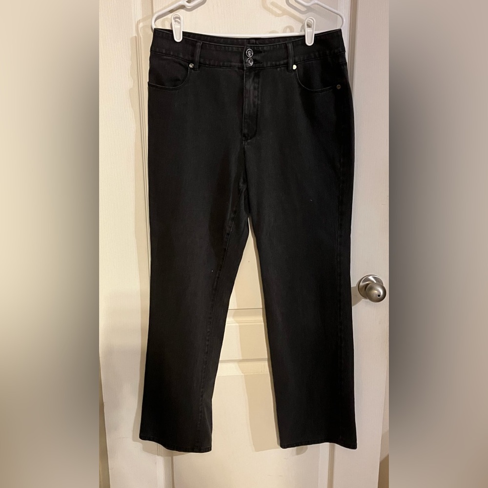 Ladies Coldwater Creek, Black, Classic Fit, Straight Leg Jeans. Size 12.